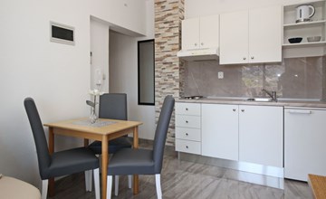 Modern eingerichtete Apartment für 4 Personen, Klimatisiert, freie Parkplatz un 3