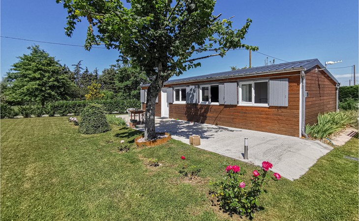 Awesome home in Saint Ouen les Vignes 1