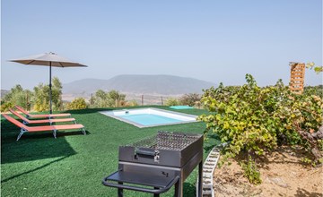Awesome home in El Gastor with kitchen 2