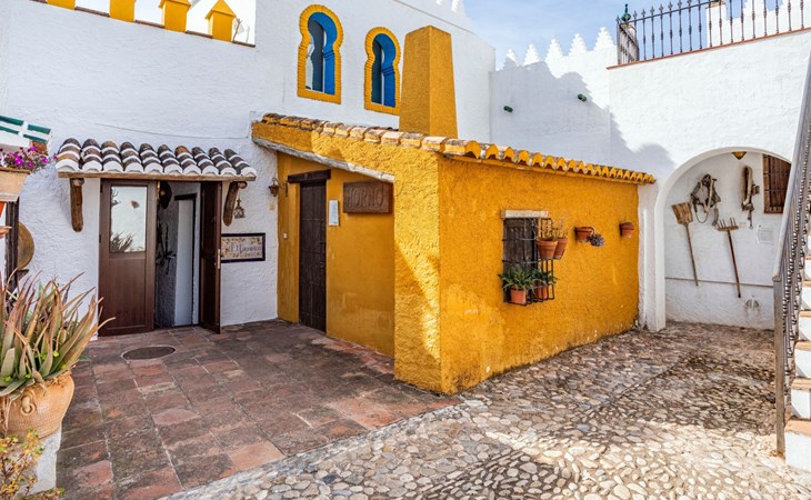 Privates Schwimmbad mit Grill und Feuerstelle 1