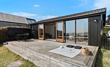 2 bedroom beach front home in Rønde 2