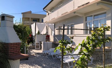 Erdgeschosswohnung mit Terrasse für sechs Person 2