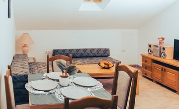 Awesome apartment in Vrboska with WiFi 3