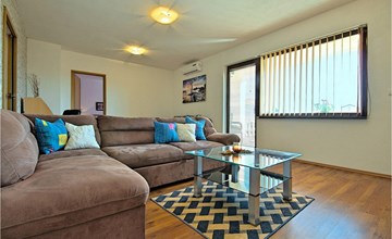 Schöne 2-Zimmer-Wohnung in Porec 2