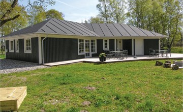 4 bedroom cozy home in Grenaa 3