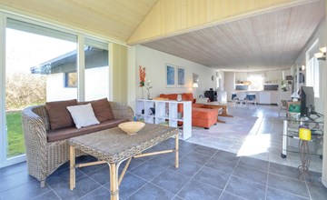 2 bedroom nice home in Roslev 3