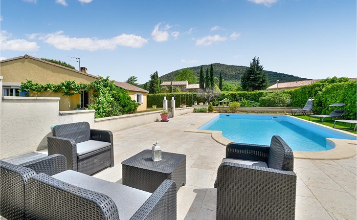 Cozy home in Malataverne 1