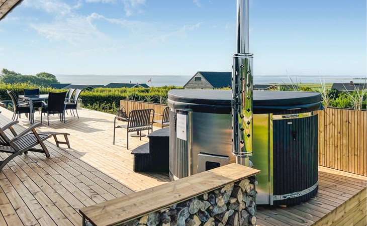 3 bedroom stunning home in øster assels 1