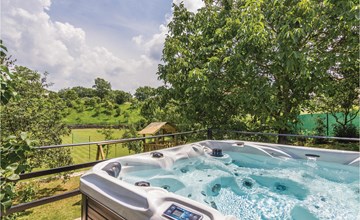 Awesome home in Basici 2