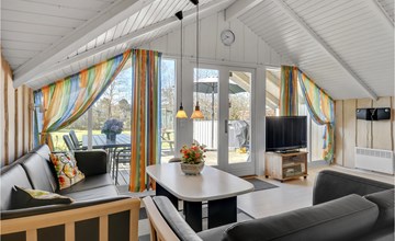 Amazing home in Dronningmølle with WiFi 3