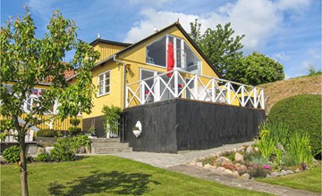 2 bedroom gorgeous apartment in Gudhjem 2