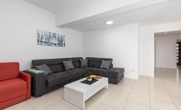 3 bedroom stunning apartment in Lovran 3