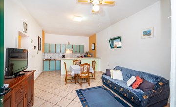 Amazing apartment in Jasenice with WiFi 3
