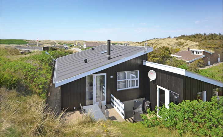 Amazing home in Hvide Sande with sauna 1