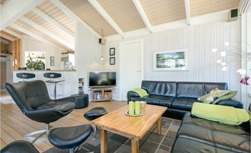 Awesome home in Hadsund with kitchen 2