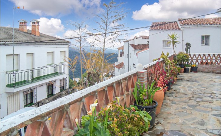 Awesome apartment in Genalguacil 1