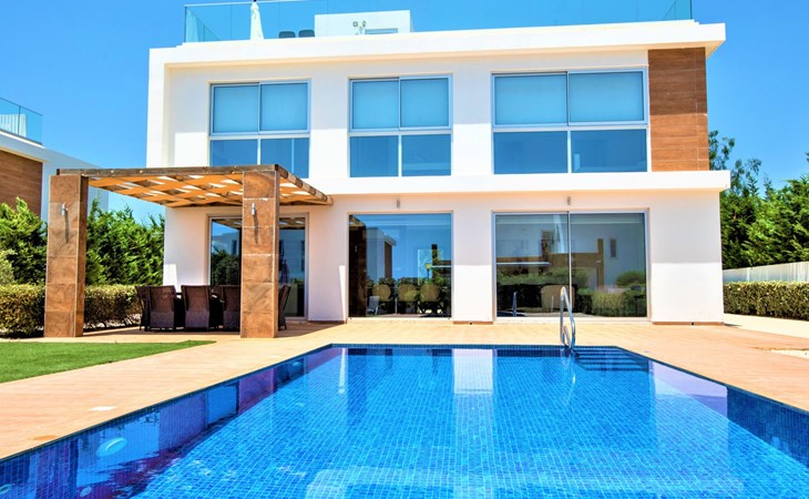 Luxuriöse Villa mit privatem Pool und Whirlpool 1