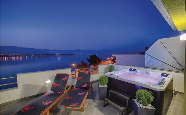 Cozy apartment in Trogir with sauna 1