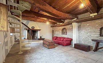 3 bedroom lovely home in Cagli 3
