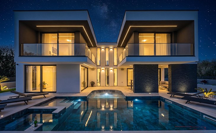 Stunning home in Liznjan 1
