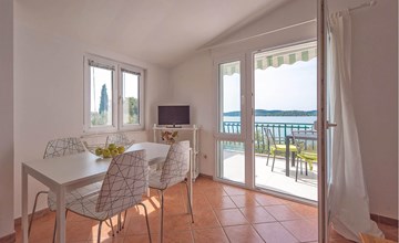 Amazing apartment in Pirovac 2
