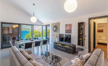 Awesome home in Kneze 2
