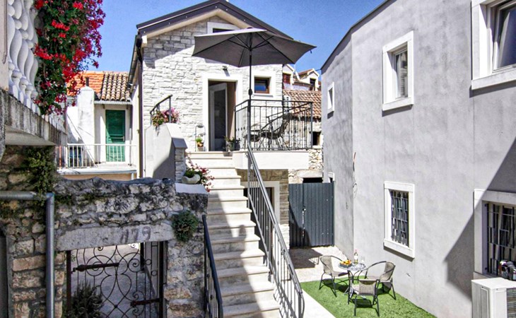 Cozy home in Turanj with WiFi 1