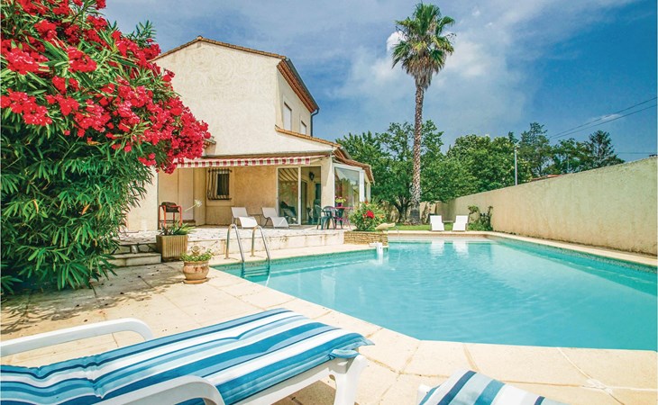 Amazing home in Milhaud with WiFi 1