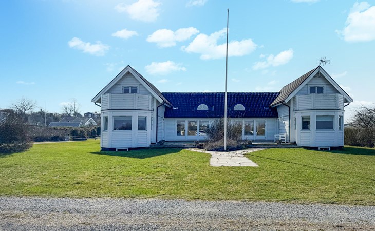 5 bedroom stunning home in Köpingsvik 1