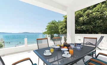 Villa Felicita für 12 Personen in Zaboric 2