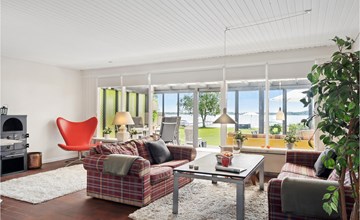 Amazing home in Sunds with lake view 3