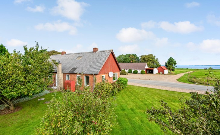 2 bedroom gorgeous home in Roslev 1