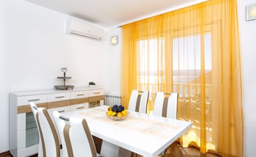 in Dugi Rat mit Großer Terrasse 3