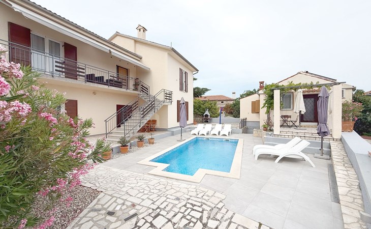 LacoDeLama mini resort - Wohnung Marta mit Pool 1