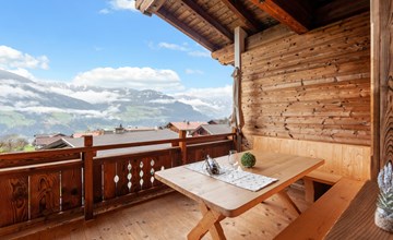 Apart Wurm (SUZ380) 2