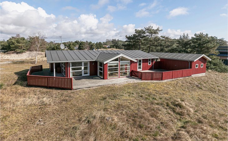 3 bedroom gorgeous home in Aakirkeby 1