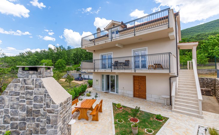 Amazing home in Vrlika with WiFi 1