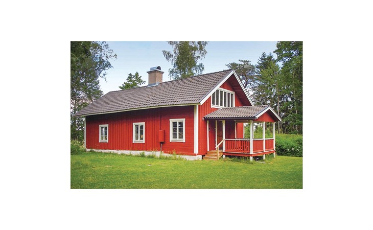 Cozy home in Katrineholm with lake view 1
