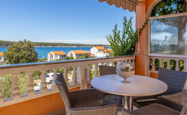 Lovely apartment in Barbat na Rabu 1
