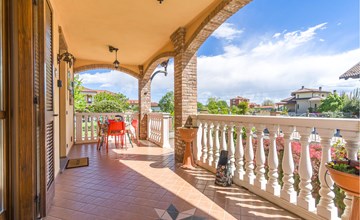 Stunning home in Bosconero with kitchen 3