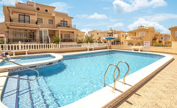 Schönes Haus mit 3 Schlafzimmern in. 2