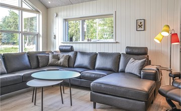 5 bedroom amazing home in Blåvand 2