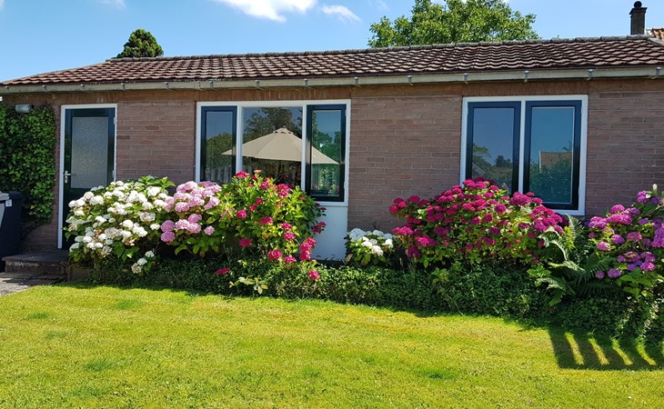 Holiday bungalow Dreef 21 detached with spacious garden near the sea 1