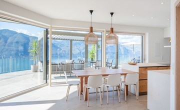 Alleinstehende Villa mit Pool und Traumaussicht 2