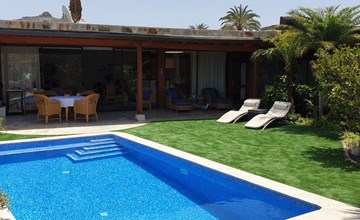 Villa mit Garten, Pool , Grill und Terrasse 2