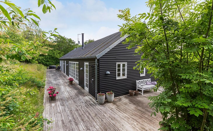 Cozy home in Dronningmølle with WiFi 1