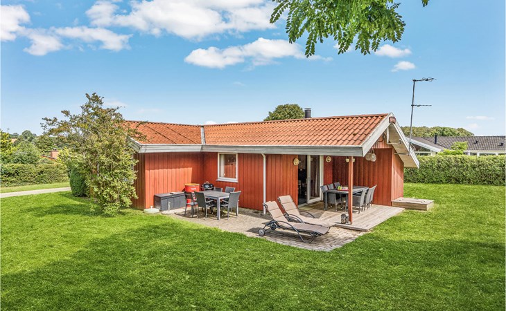 Gorgeous home in Hejls with kitchen 1