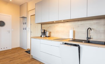 Luxuriös eingerichtete,helle Ferienwohnung am Meer 3