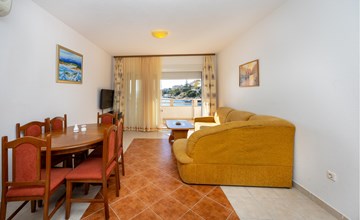 Nice apartment in Okrug Gornji 2