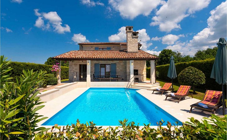 3 bedroom beautiful home in Tinjan 1